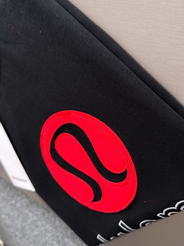 ブランドTシャツ角部分ディテール